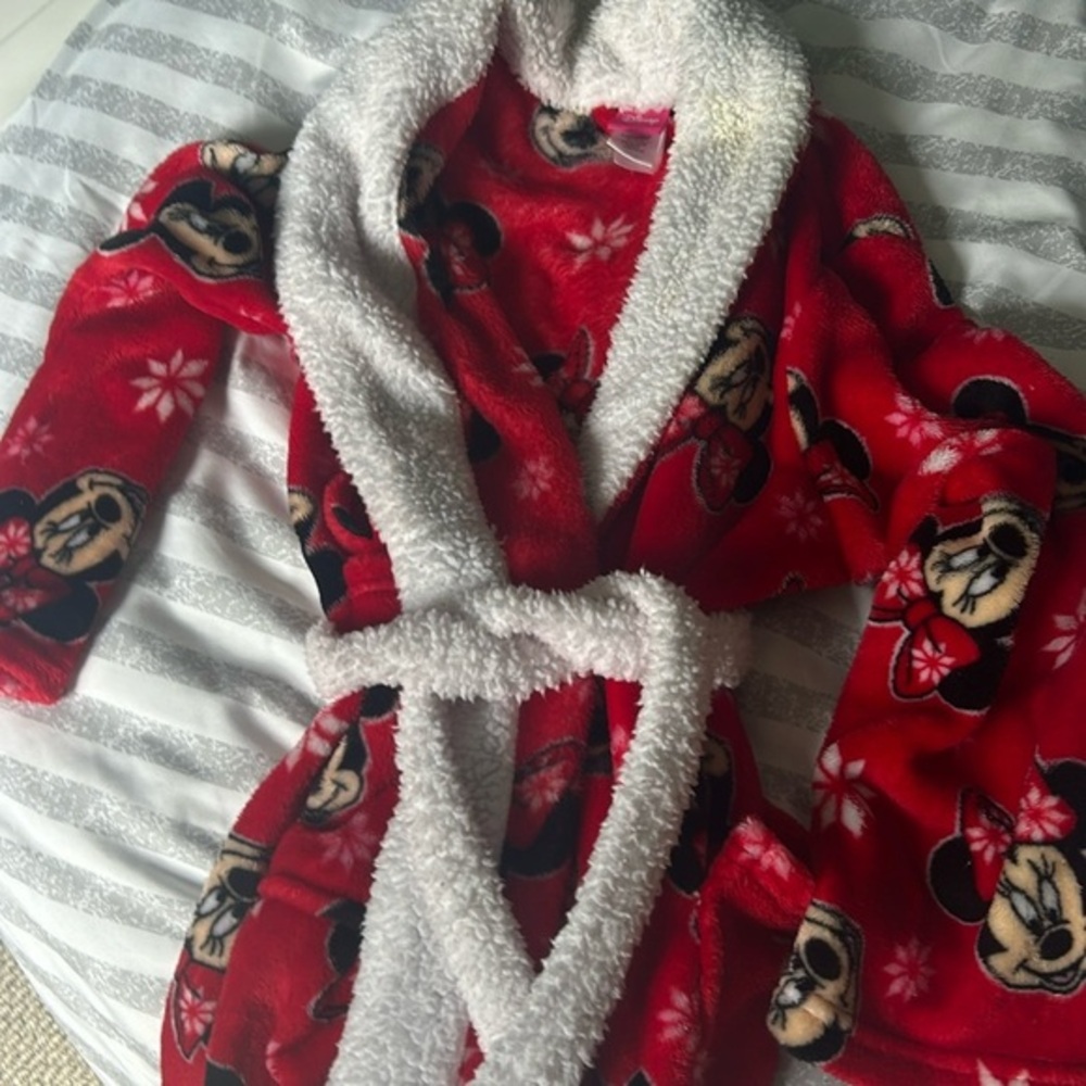 Minnie robe